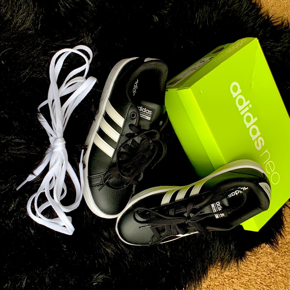 Adidas Leather court set sneaker